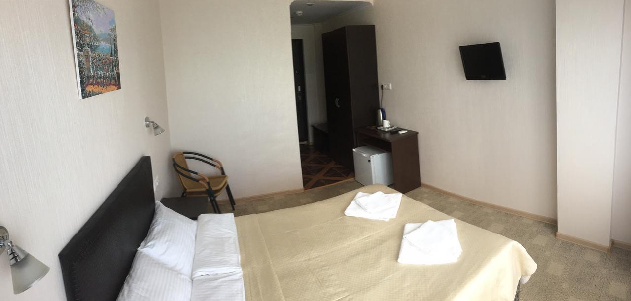 Iceberg Hotel Pizunda Ngoại thất bức ảnh