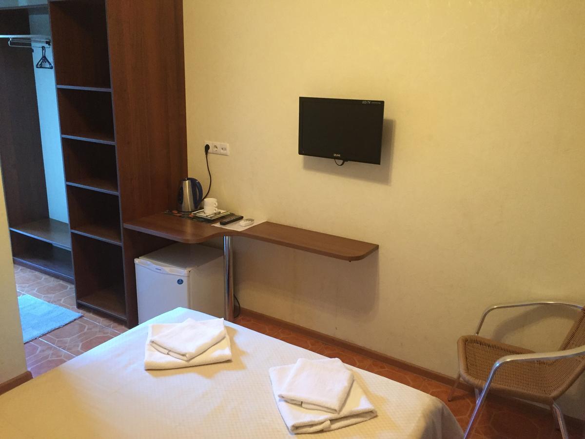 Iceberg Hotel Pizunda Ngoại thất bức ảnh