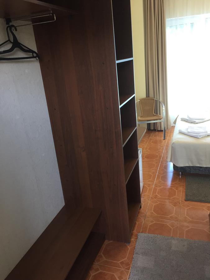 Iceberg Hotel Pizunda Ngoại thất bức ảnh