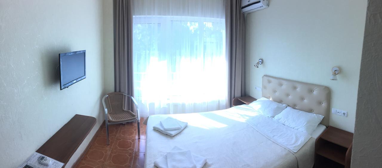 Iceberg Hotel Pizunda Ngoại thất bức ảnh