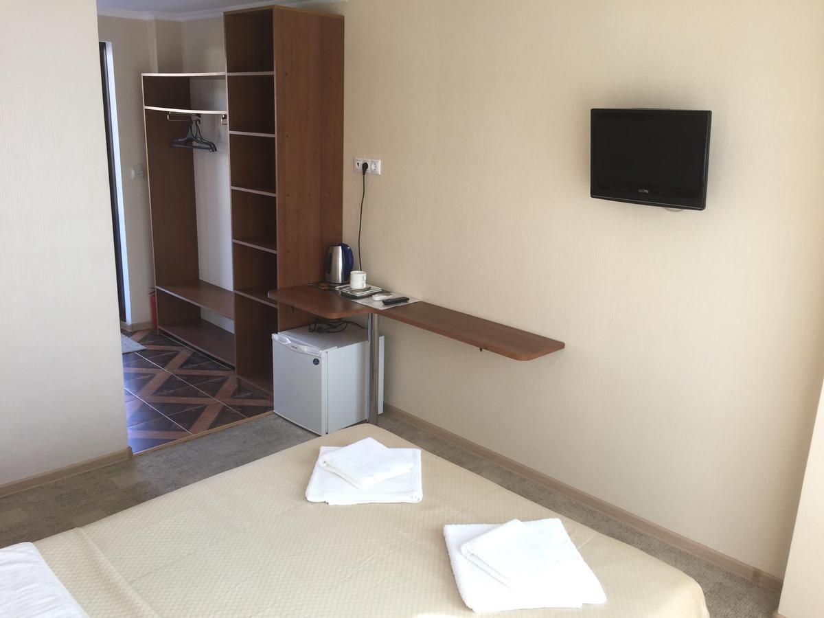 Iceberg Hotel Pizunda Ngoại thất bức ảnh