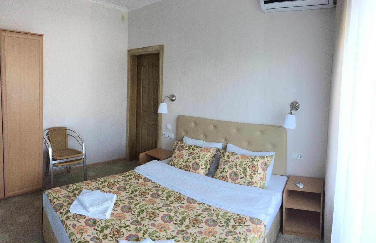 Iceberg Hotel Pizunda Ngoại thất bức ảnh