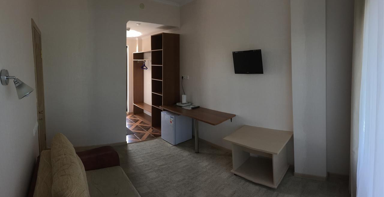 Iceberg Hotel Pizunda Ngoại thất bức ảnh